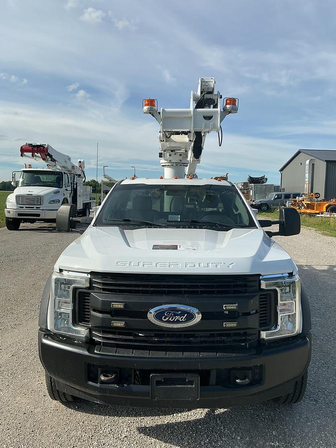 Used 2019 Ford F550 Altec AT235P Cable Placer