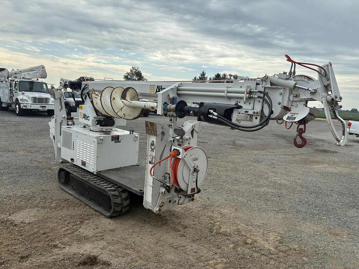 Used 2017 Altec DB37 Backyard Digger Derrick w/ 2019 Butler ETW 3840 Trailer