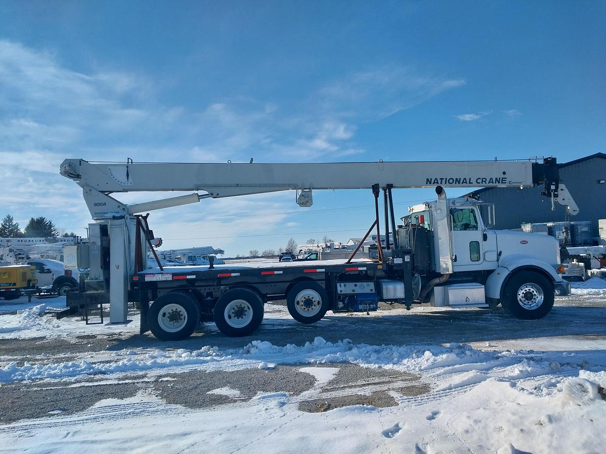 Used 2011 Peterbilt 367 26 National Crane 900A Series