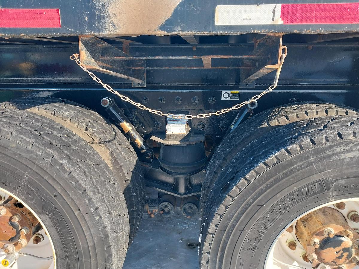 Used 2011 Peterbilt 367 26 National Crane 900A Series