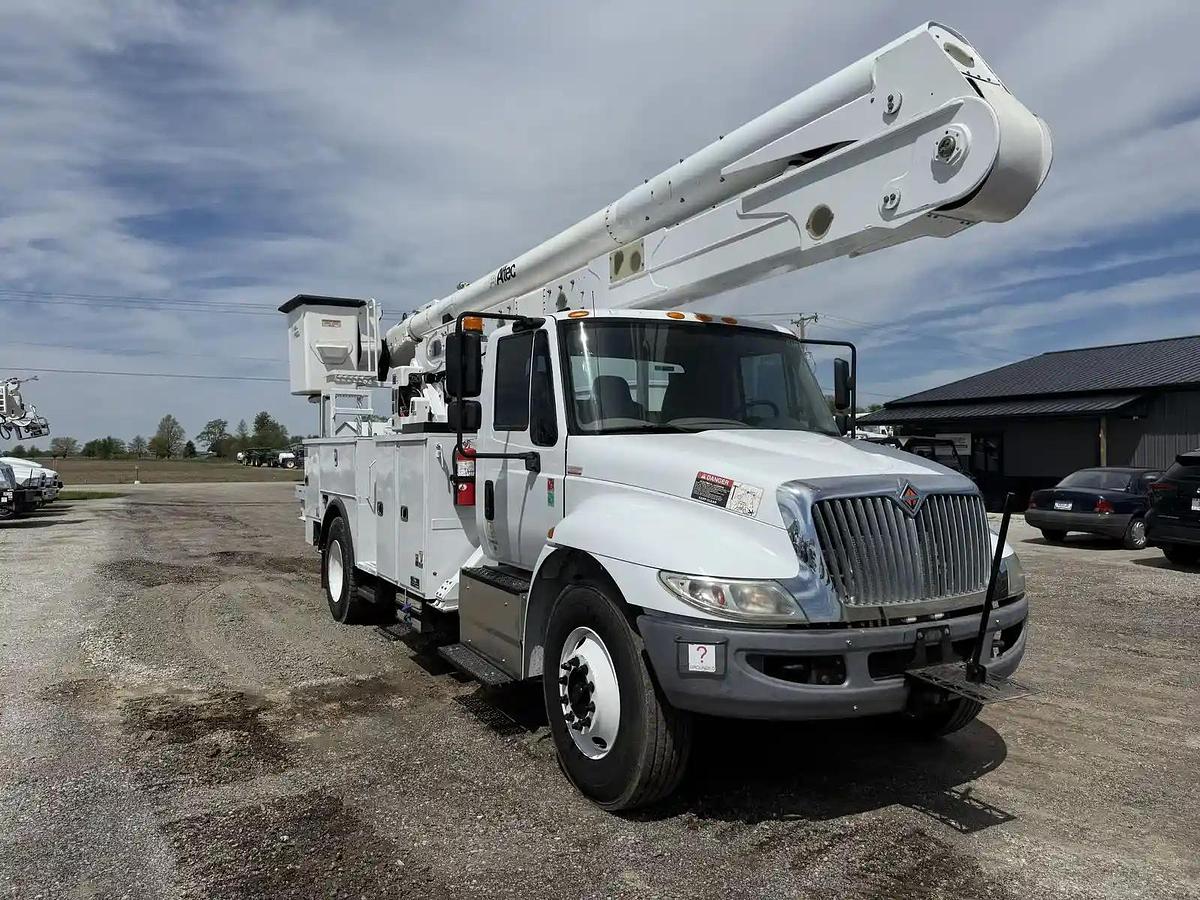 Used 2017 International 4300 Altec AA55 Material Handler