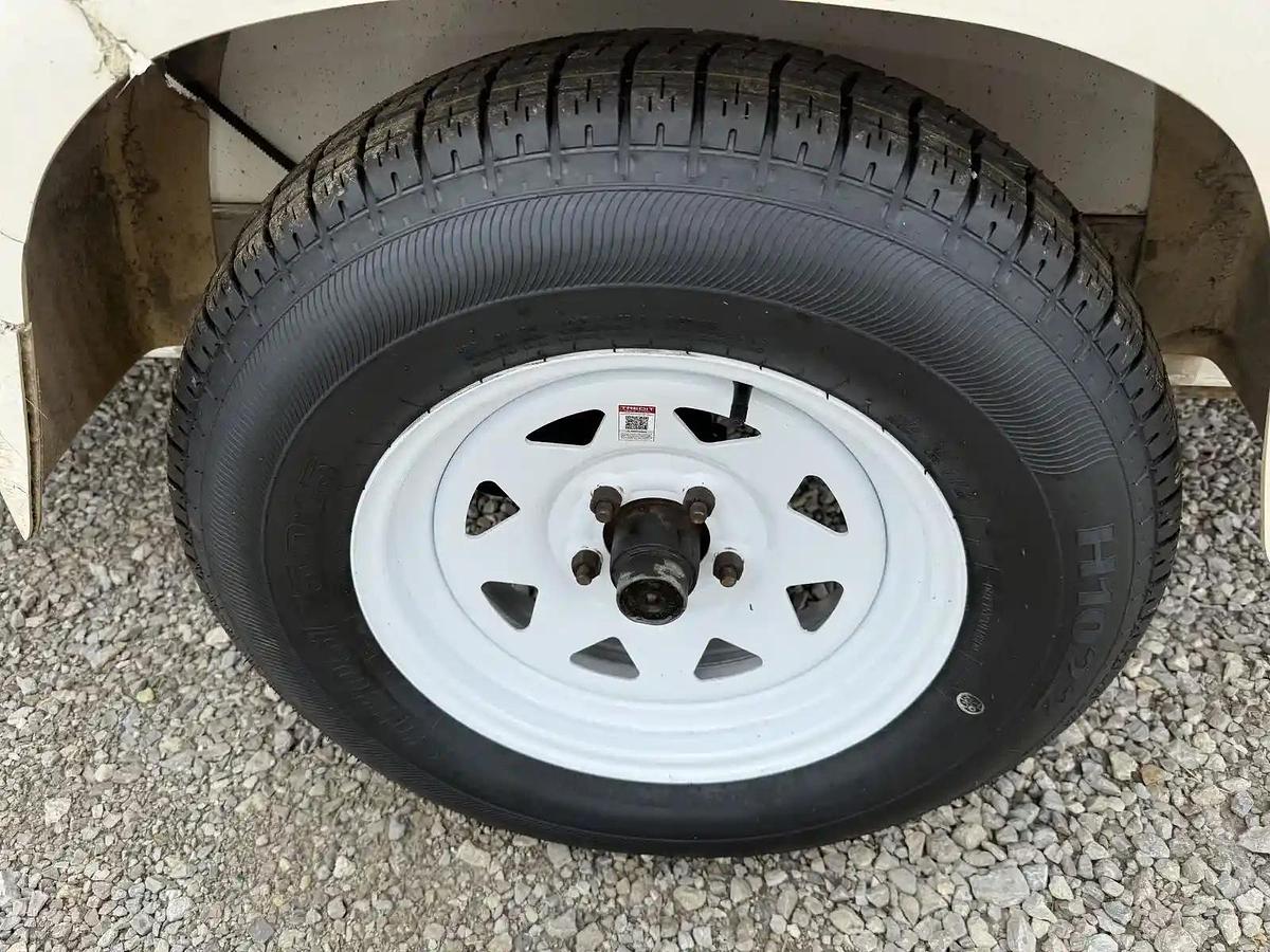 Used 2015 Utility Pelsue FiberLite Pod Fiber Optic Splicing Trailer