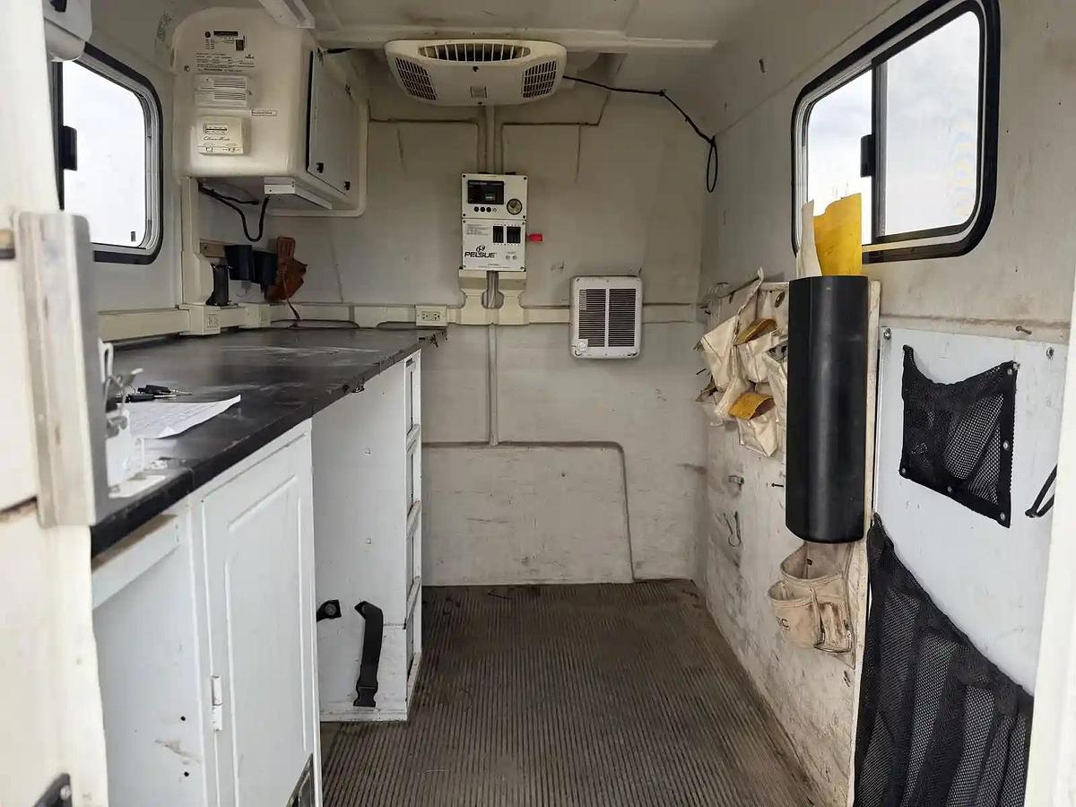 Used 2015 Utility Pelsue FiberLite Pod Fiber Optic Splicing Trailer