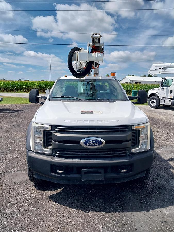 Used 2017 Ford F550 Altec AT40G Insulated Squirt Boom
