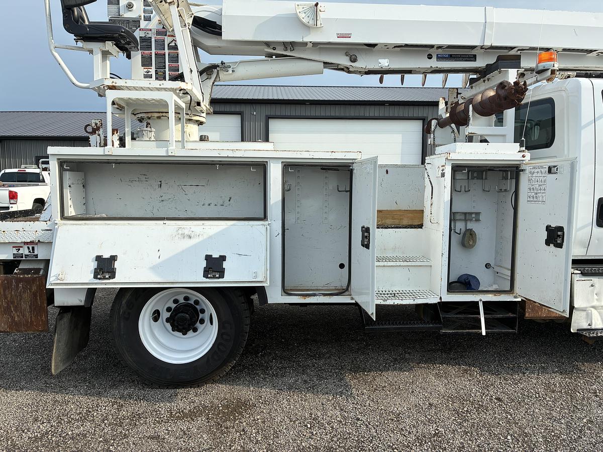 Used 2018 International 4300 Altec DM47B-TR Digger Derrick