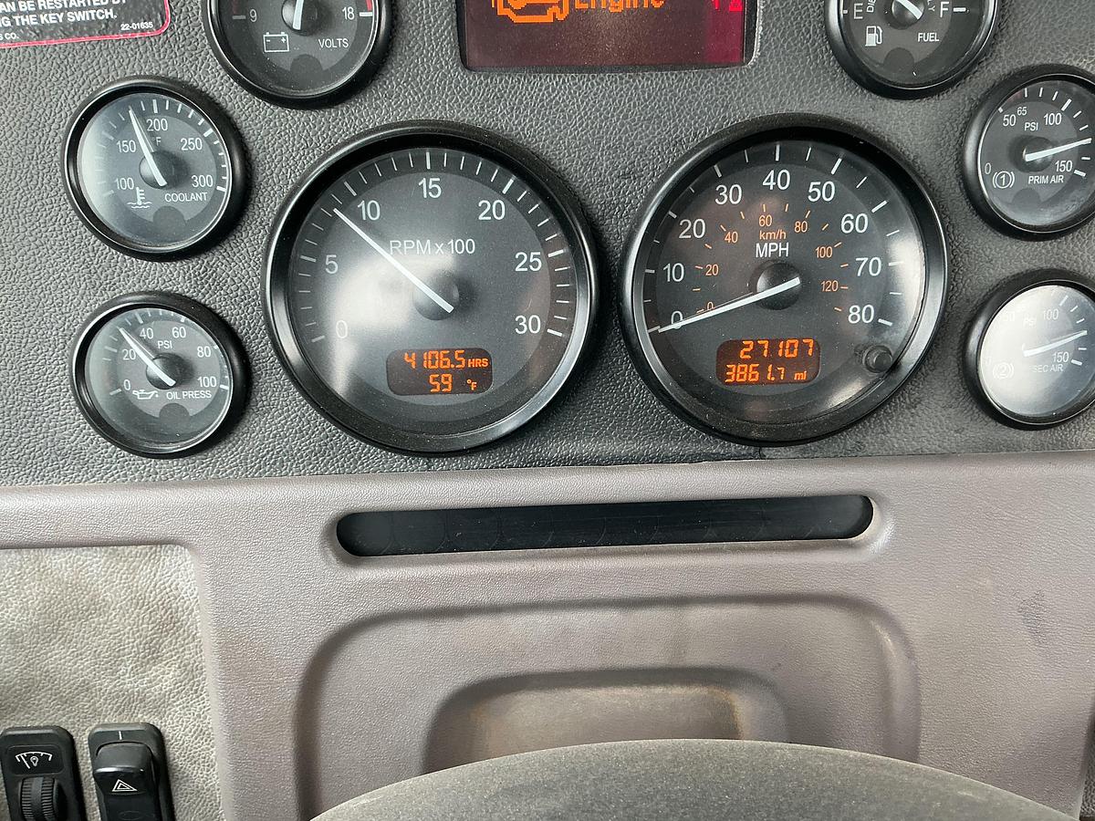 Used 2013 Peterbilt 365 Altec AC38-127S-EJ 38 Ton Crane