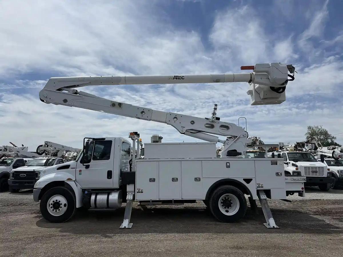 Used 2017 International 4300 Altec AA55 Material Handler