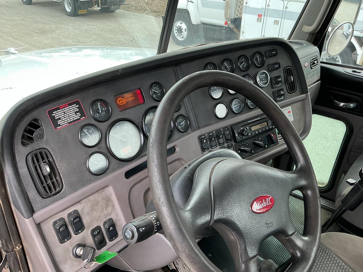 Used 2013 Peterbilt 365 Altec AC38-127S-EJ 38 Ton Crane