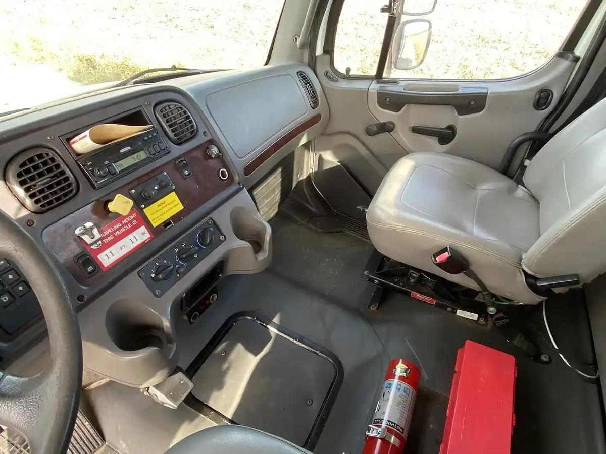 Used 2007 Freightliner Altec DL45TR