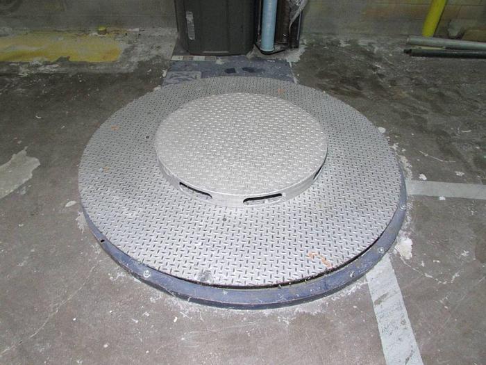 Used LANTECH Q-SERIES PALLET WRAPPING MACHINE