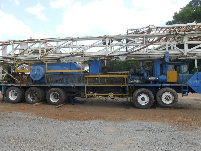 Used CRANE CARRIER RIG