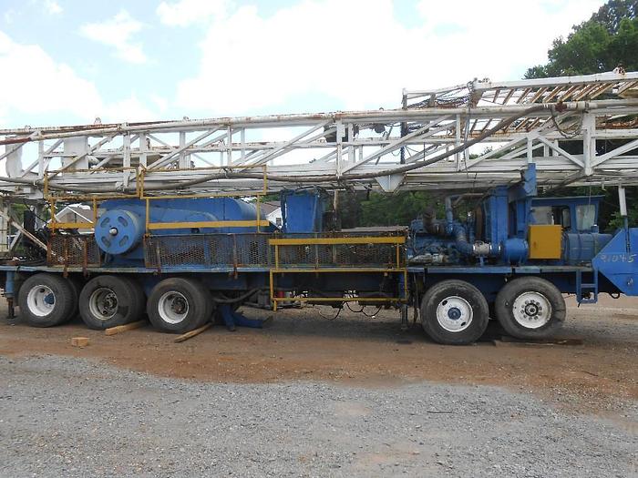 Used CRANE CARRIER RIG