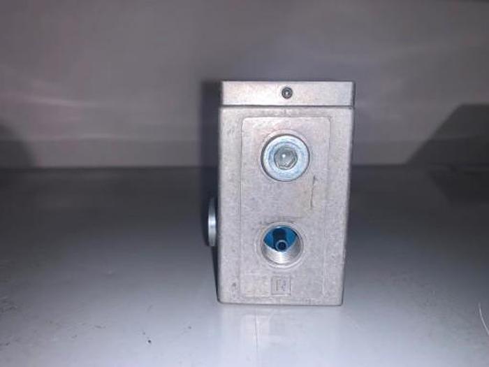 Vacuum Generator VAK-1/4 (6890), Festo