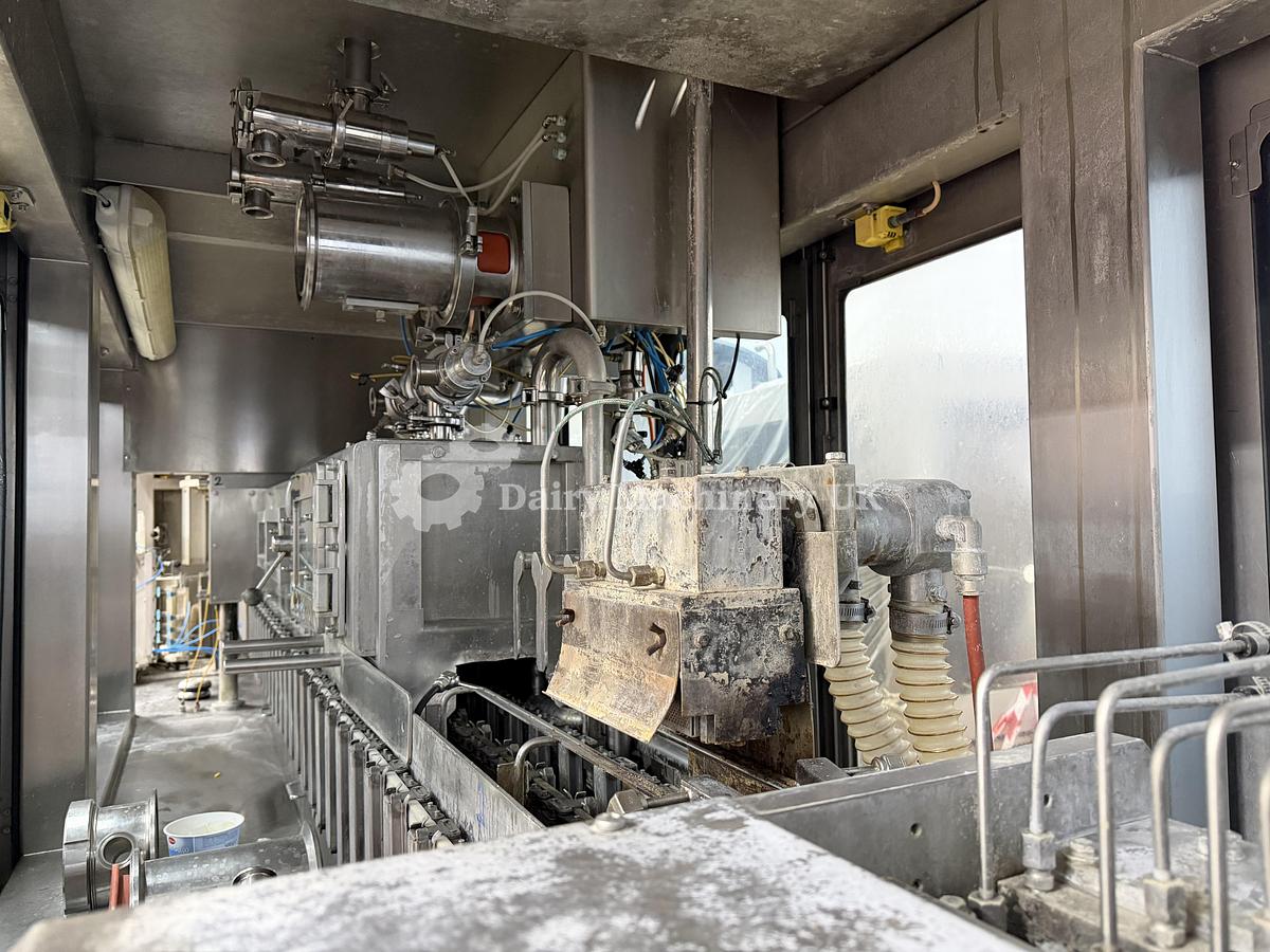 Used GALDI RG 260 GABLE TOP FILLER FOR LIQUIDS 