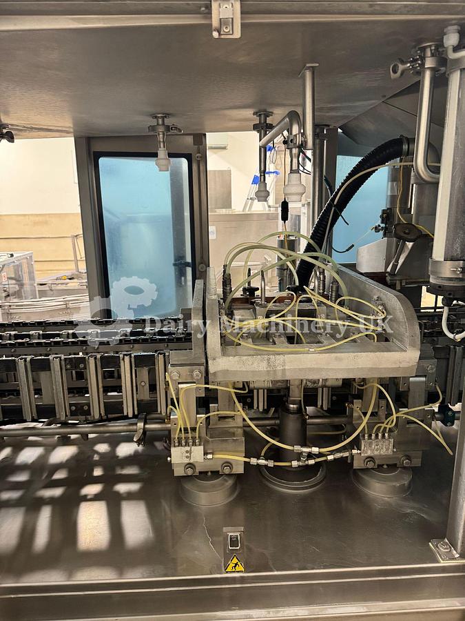 Used Tetra Pak TR/7 ESL Gable Top Filler