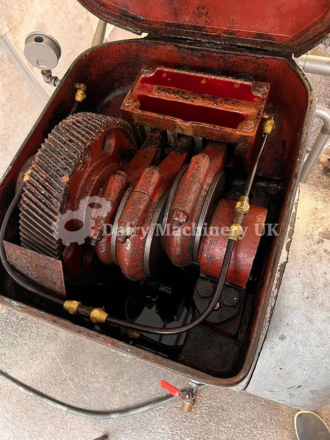 Used  APV MANTON GAULIN