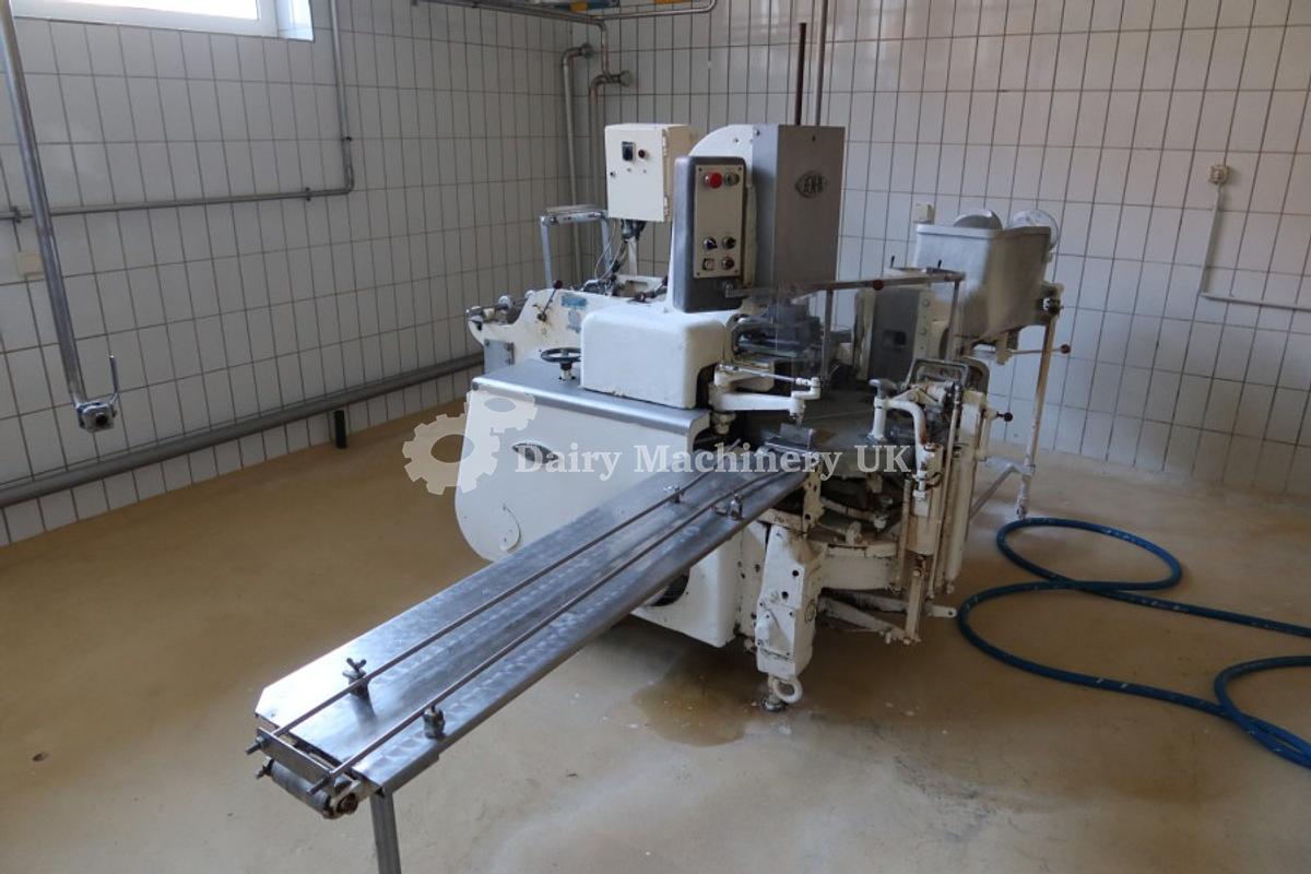 Used Μηχανή πλήρωσης και περιτυλίγματος βουτύρου Benhil 8380
