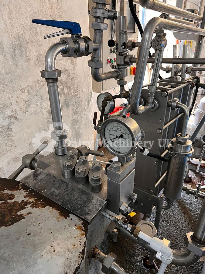 Used  APV MANTON GAULIN