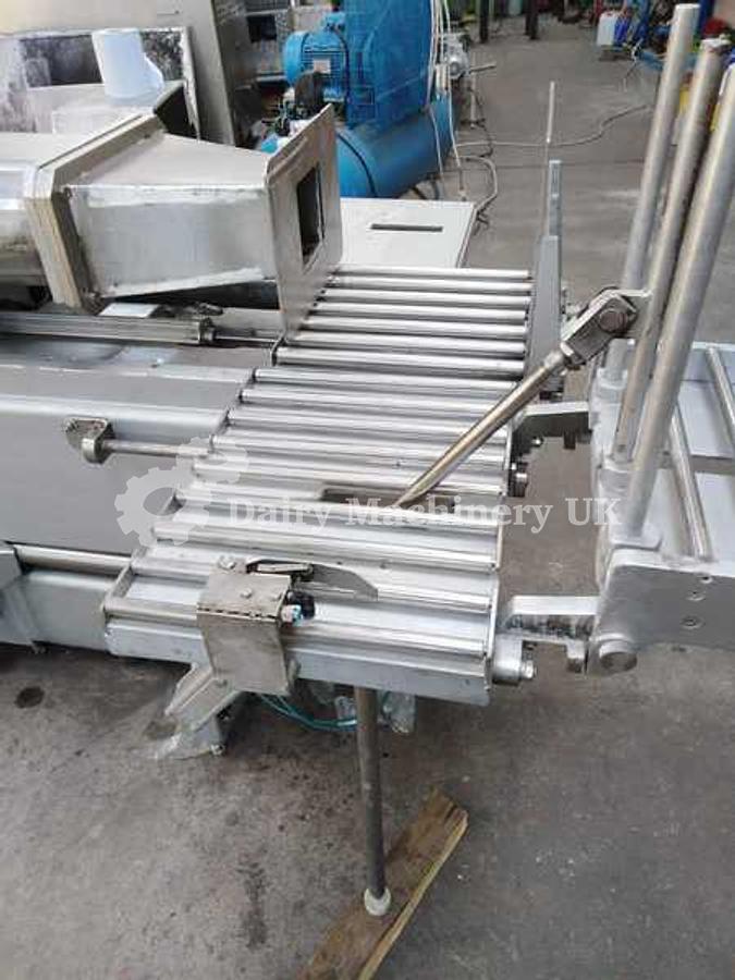 Used Ημιαυτόματο μηχάνημα πλήρωσης για χύμα γέμισμα σε χαρτοκιβώτια για βούτυρο & μαργαρίνη