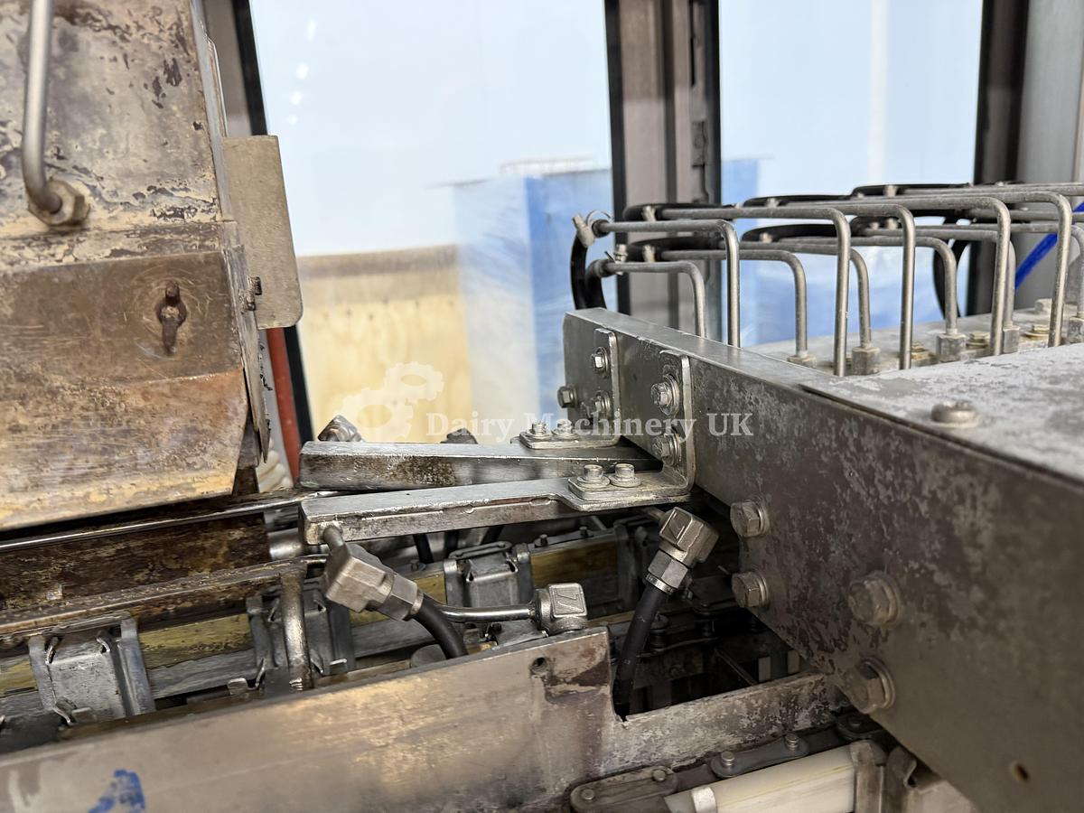 Used GALDI RG 260 GABLE TOP FILLER FOR LIQUIDS 