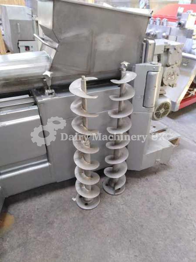 Used Ημιαυτόματο μηχάνημα πλήρωσης για χύμα γέμισμα σε χαρτοκιβώτια για βούτυρο & μαργαρίνη