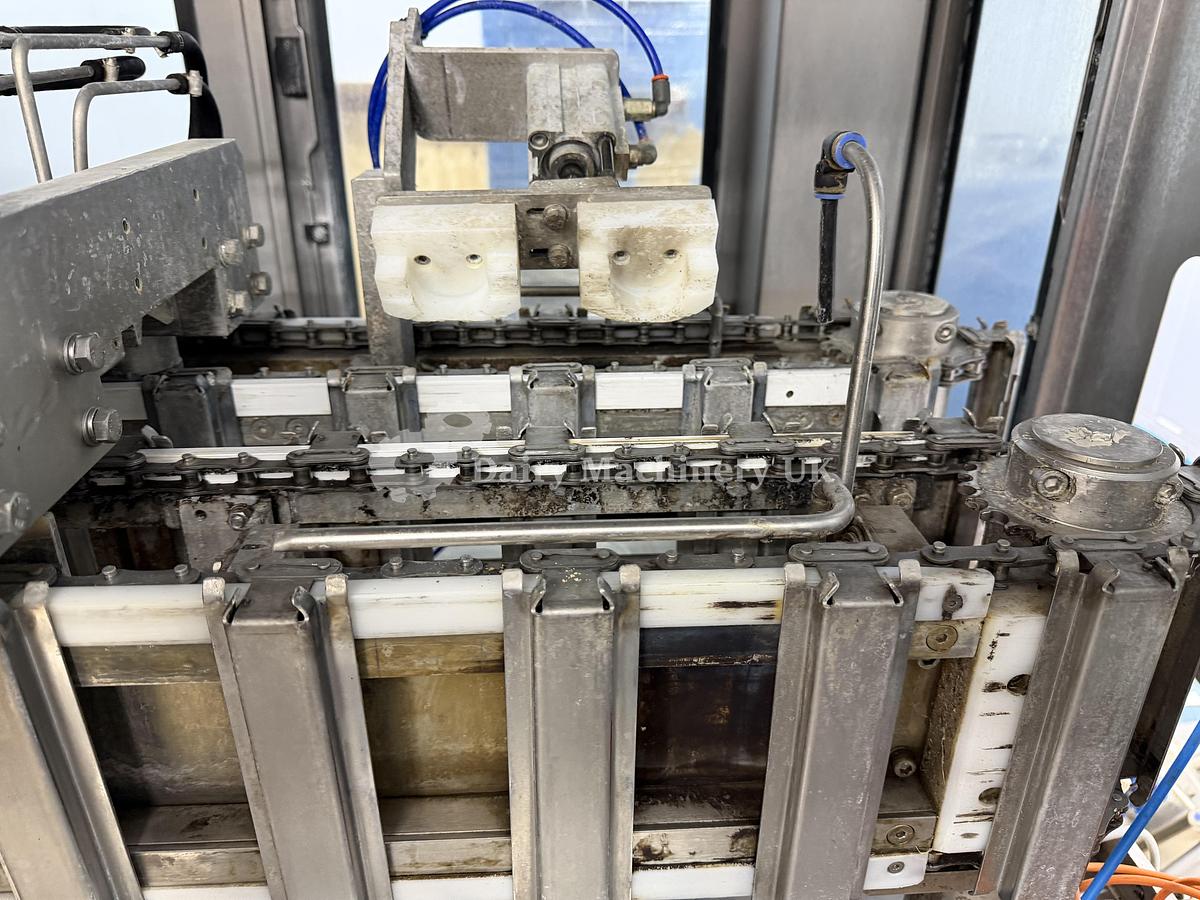 Used GALDI RG 260 GABLE TOP FILLER FOR LIQUIDS 