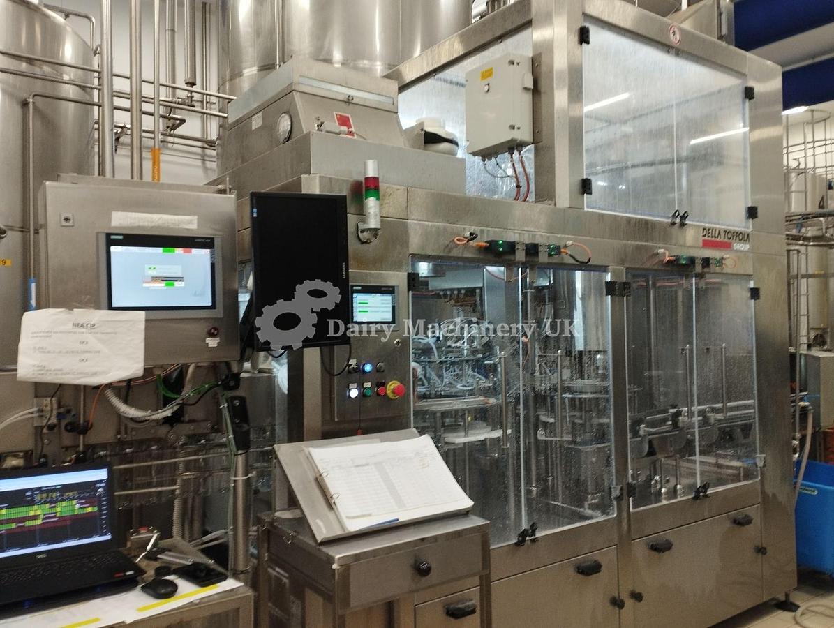 Used AVE UNIBLOCK 16/164 PET Bottle Filler Rinser, Filler and Caper