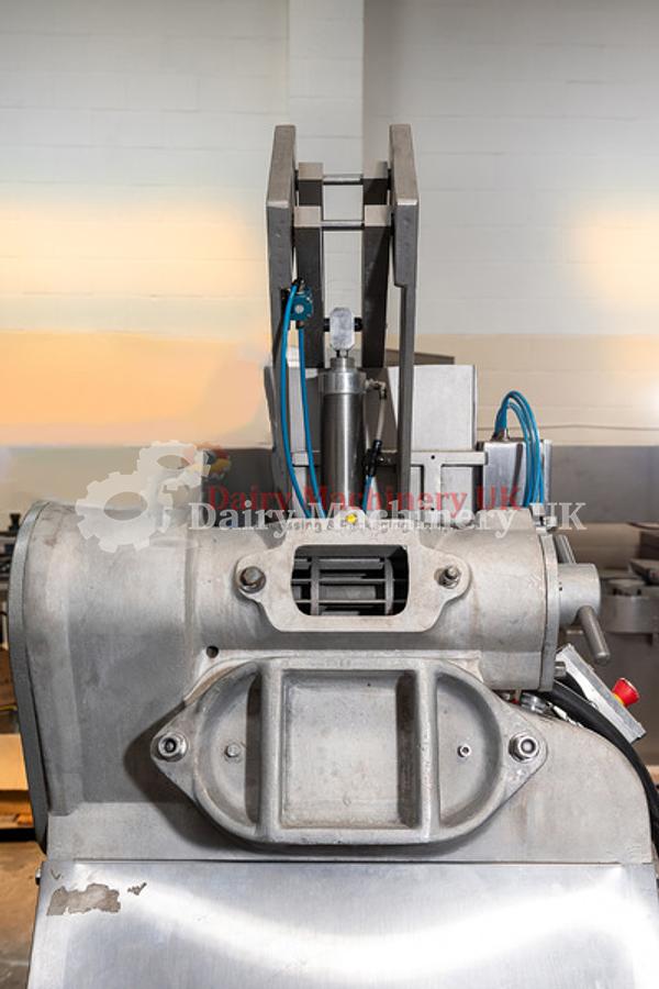 Used Ομογενοποιητής βουτύρου BENHIL Microfix 8471