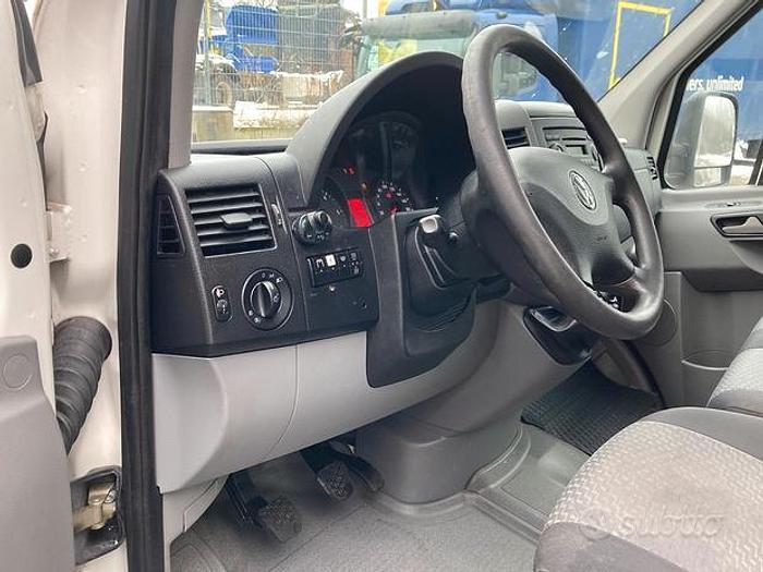 Used Volkswagen Crafter Officina Mobile con Gru