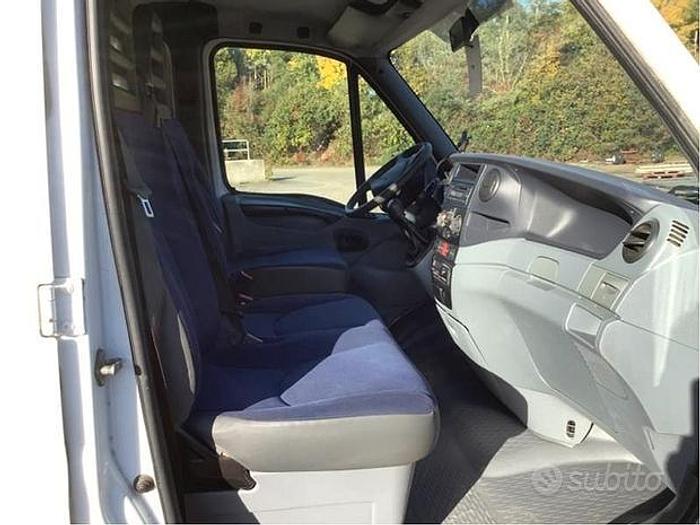 Used Iveco 40c18 (35 q.li) doppia cabina passo 3450