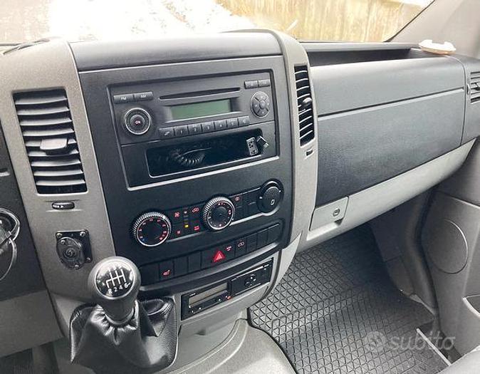 Used Volkswagen Crafter Officina Mobile con Gru