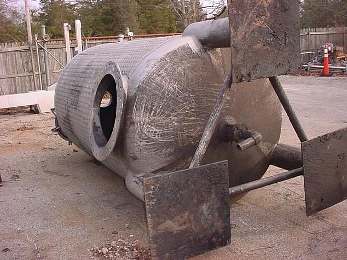 Used 1,325 GALLON STAINLESS FABRICATION TANK – S/S – JACKETED (#9733)