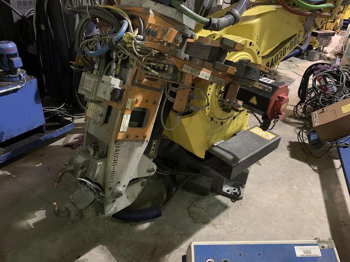 Used FANUC M900iA/350 6 AXIS CNC ROBOT WITH R30iA CONTROLLER 350KG X 2650mm REACH