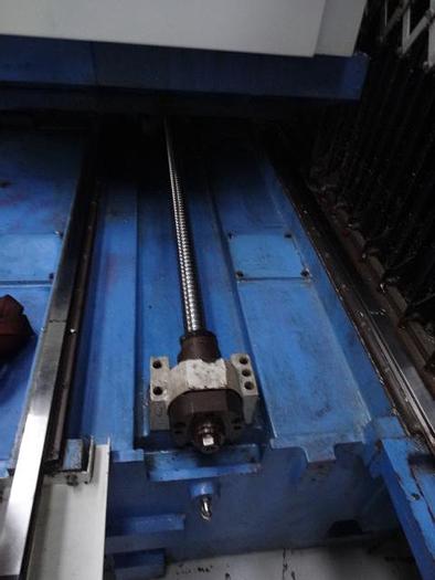 Utilisé 2003 MAZAK VTC 300 C-II centre d'usinage vertical