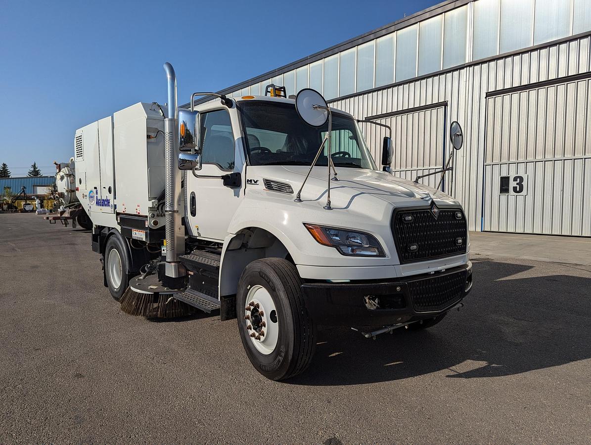 Used Demo / Used - 2024 Schwarze M6 Avalanche Mechanical Broom Sweeper (single engine)