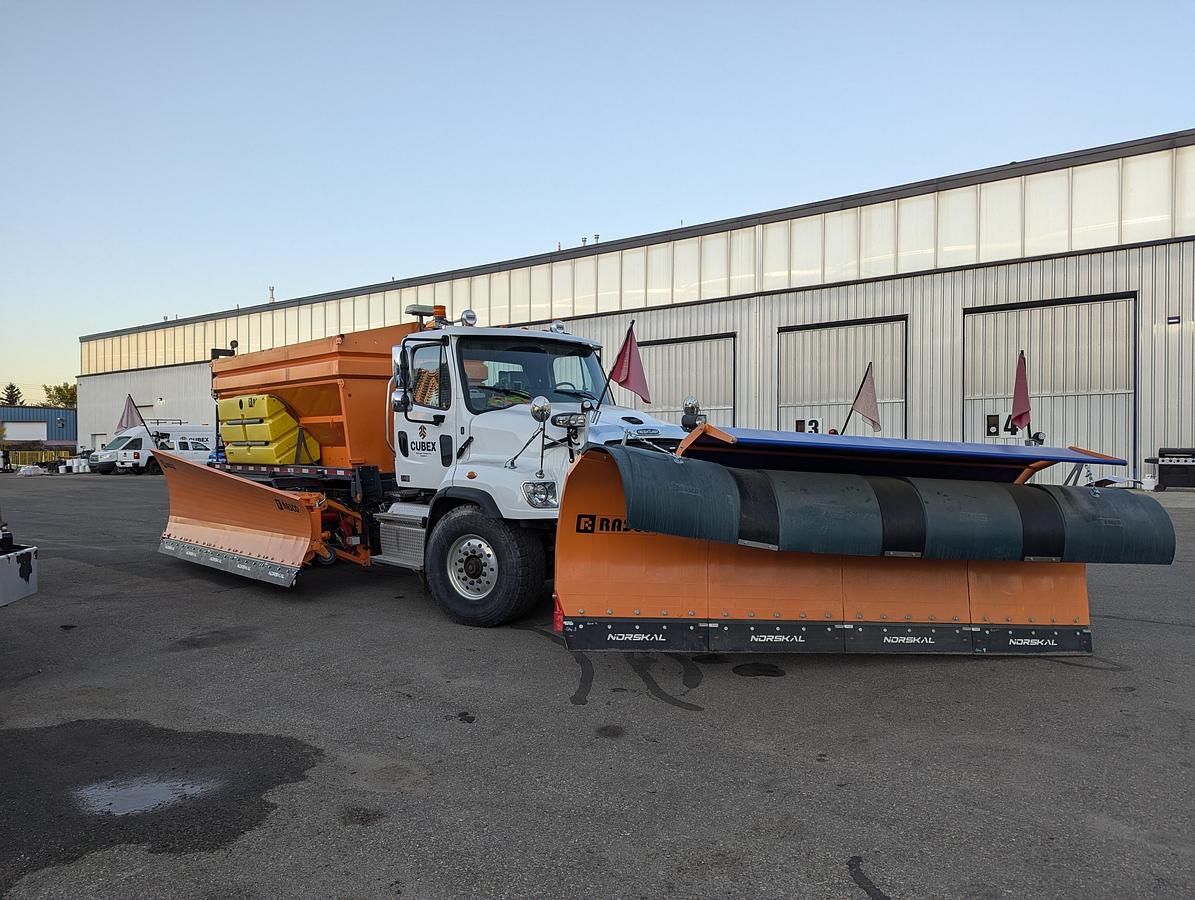 Used Plow / Sanding Truck (Used / Demo)