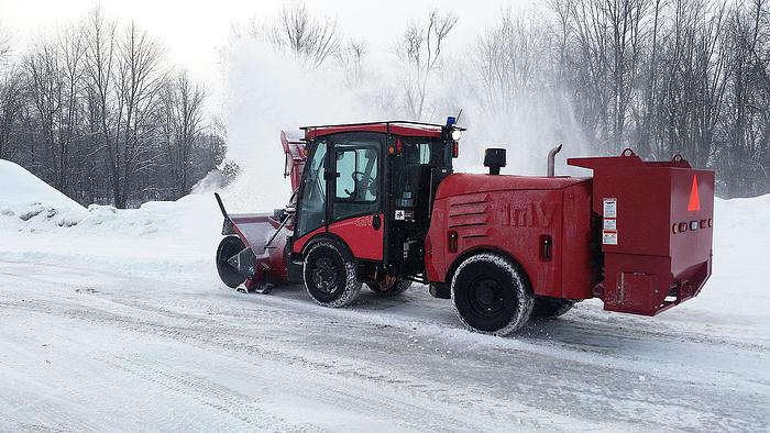 MV6 Tractor