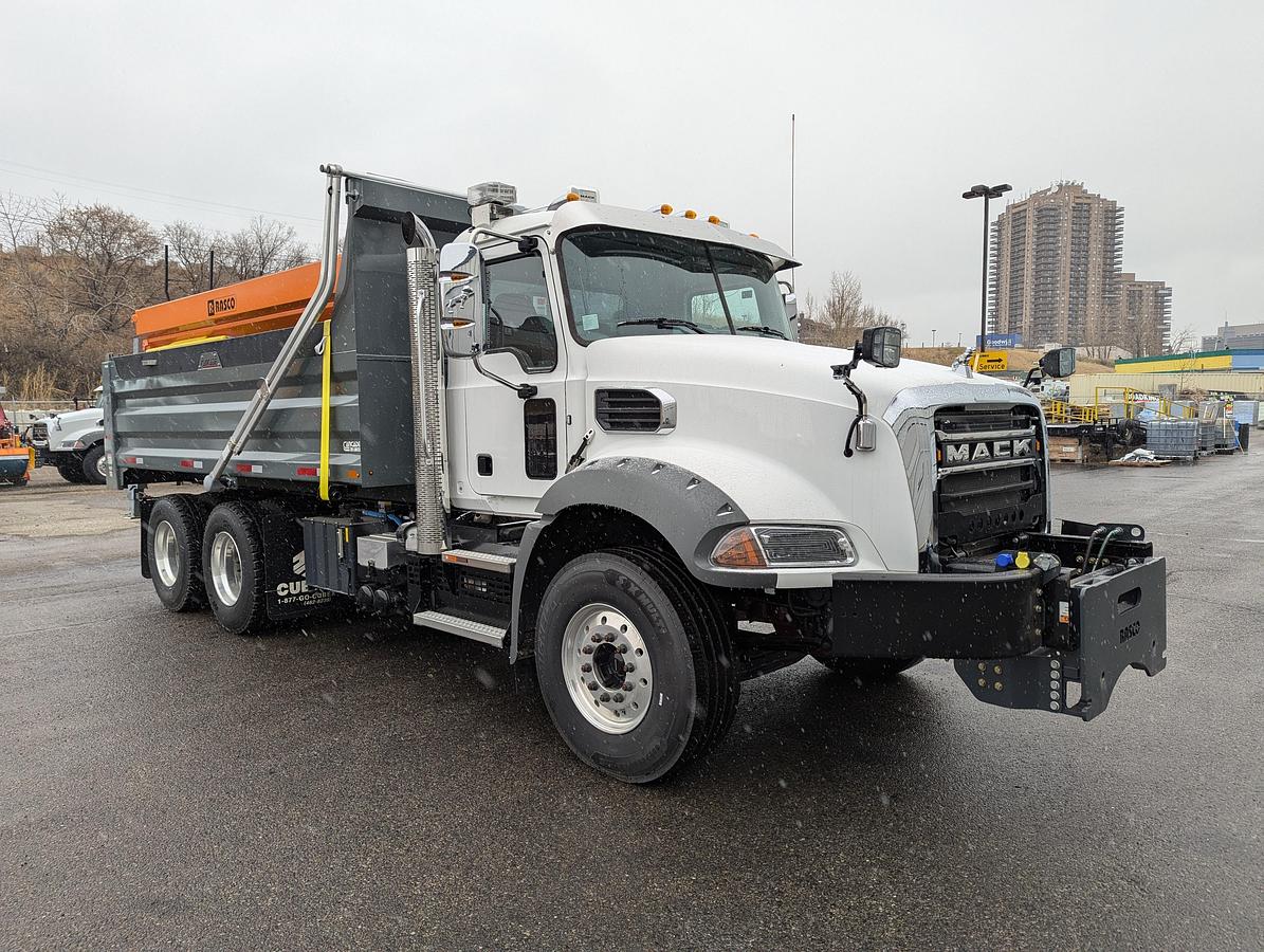 Used Demo Mack / Rasco Plow and Spreader Truck