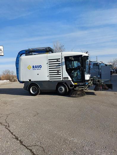 Refurbished RAVO Compact Street Vacuum Street Sweeper
