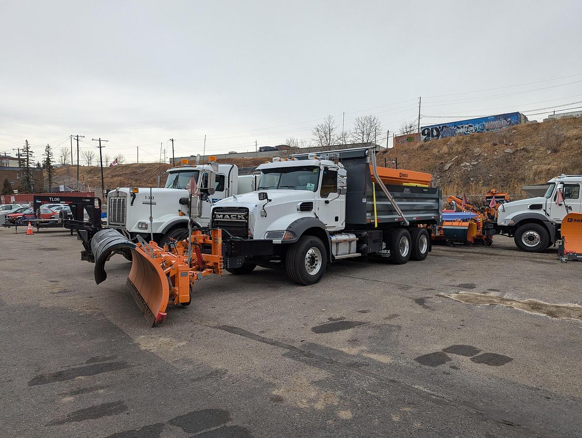 Used Demo Mack / Rasco Plow and Spreader Truck