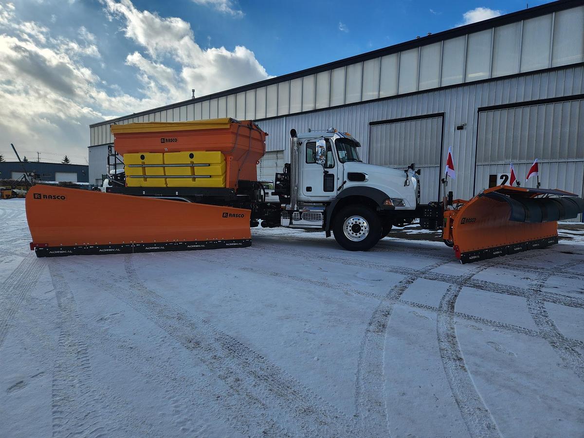 Used Demo Mack / Rasco Plow and Spreader Truck