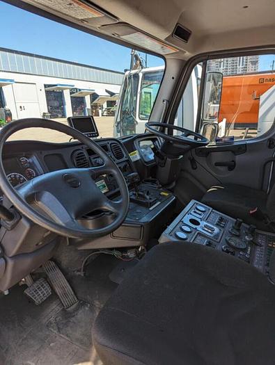 Used 2013 Elgin Eagle Sweeper on Freightliner Chassis