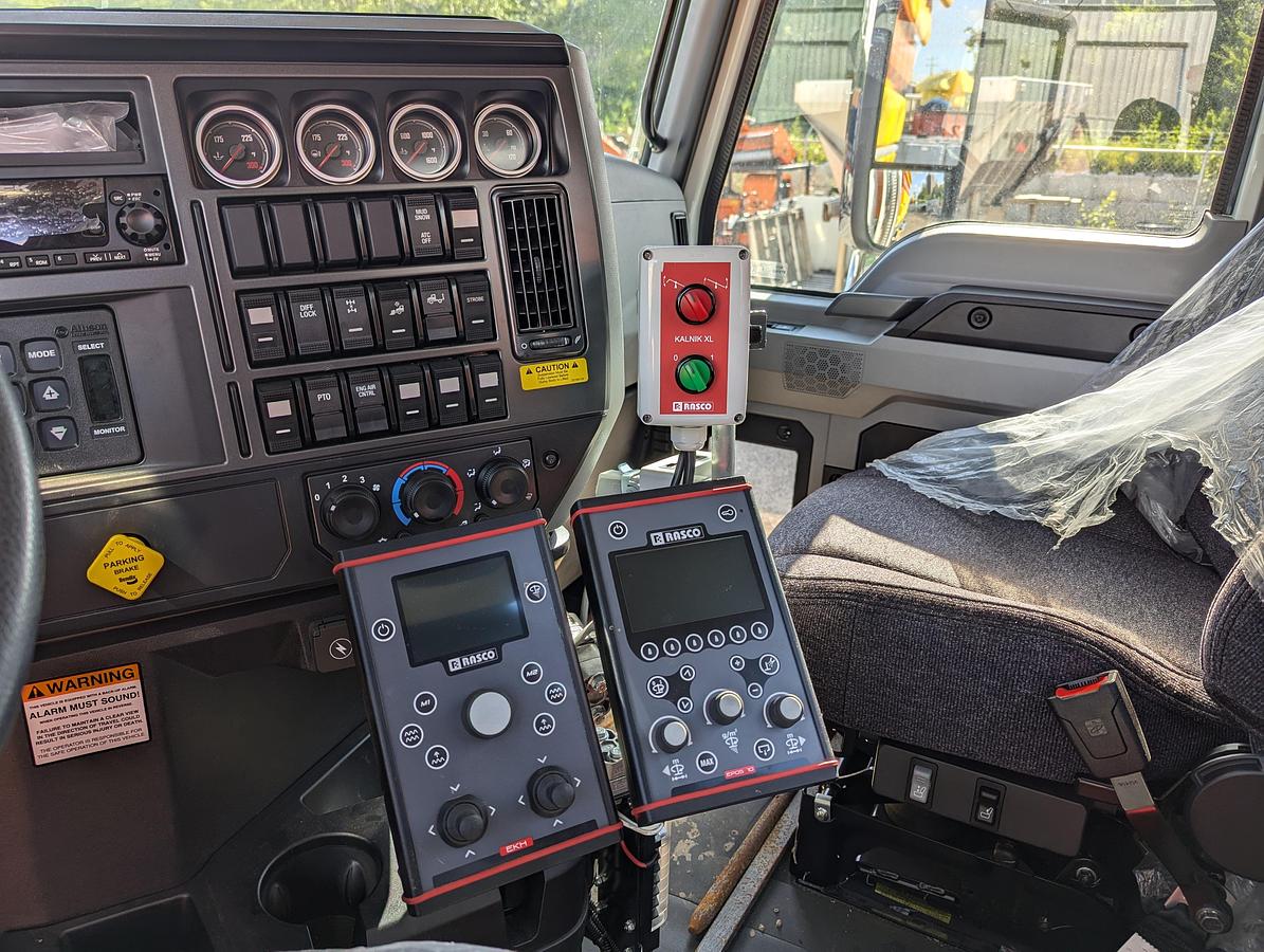 Used Demo Mack / Rasco Plow and Spreader Truck