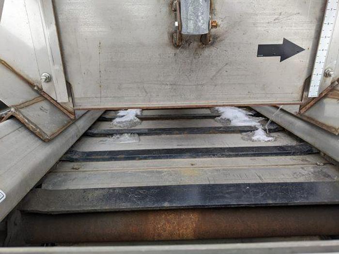 Used Henke Slide-In Spreader