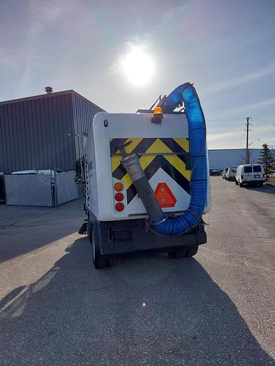 Refurbished RAVO Compact Street Vacuum Street Sweeper