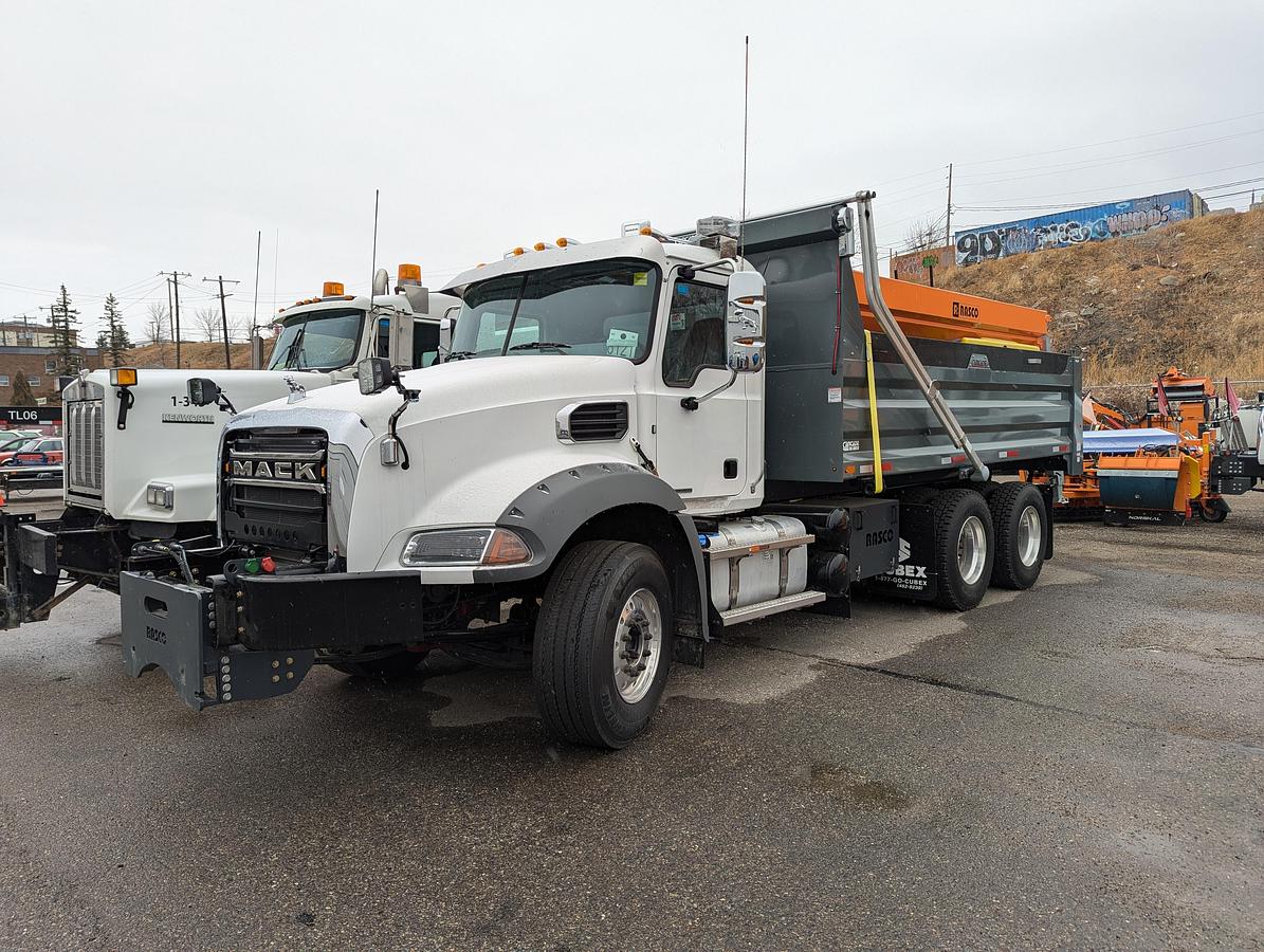 Used Demo Mack / Rasco Plow and Spreader Truck