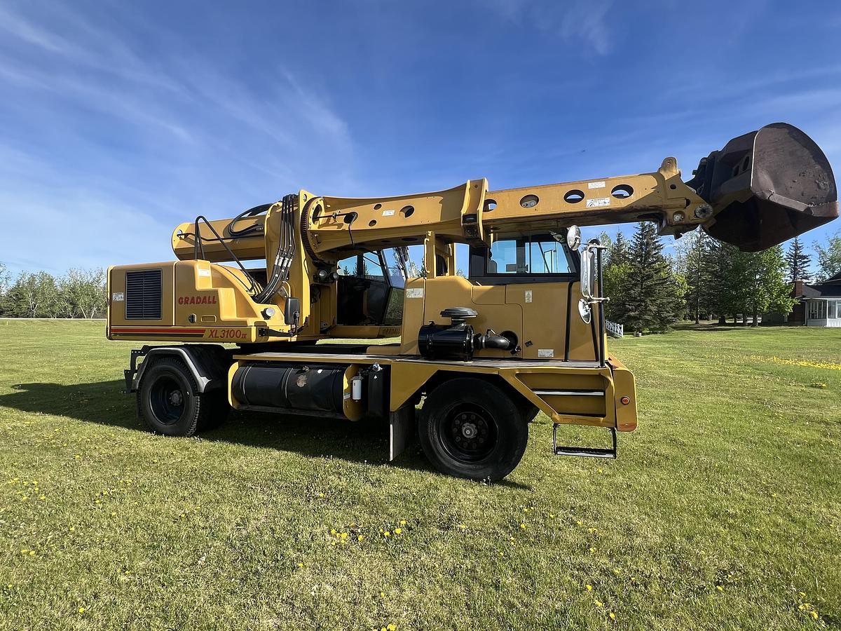 Used 2011 Gradall XL3100 Excavator