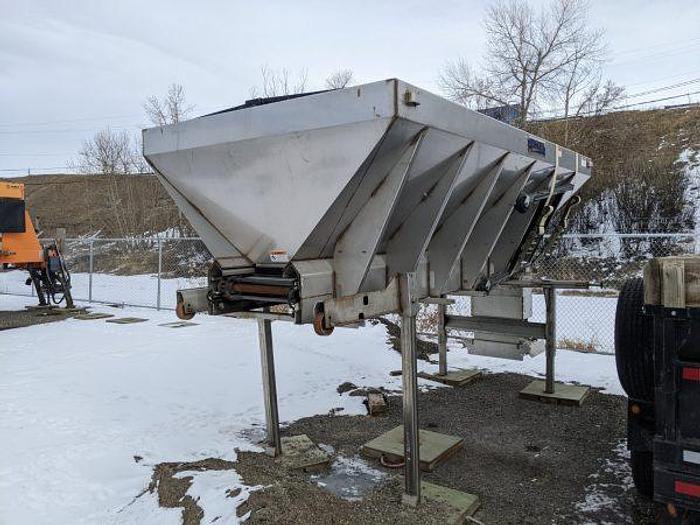 Used Henke Slide-In Spreader
