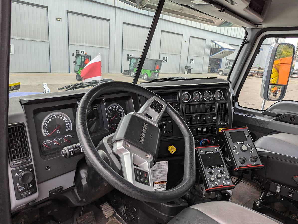 Used Demo Mack / Rasco Plow and Spreader Truck