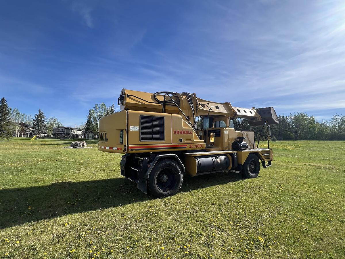 Used 2011 Gradall XL3100 Excavator